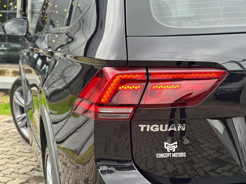 Volkswagen Tiguan Allspac R-Line 350 TSI 2.0 4×4 2019/2020 CONCEPT MOTORS PASSO FUNDO / Carros no Vale