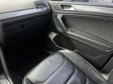 Volkswagen Tiguan Allspac R-Line 350 TSI 2.0 4×4 2019/2020 CONCEPT MOTORS PASSO FUNDO / Carros no Vale