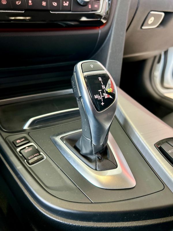 BMW 320iA Modern/Sport TB 2.0/A./GP 2017/2018 PC VEÍCULOS SANTA CRUZ DO SUL / Carros no Vale