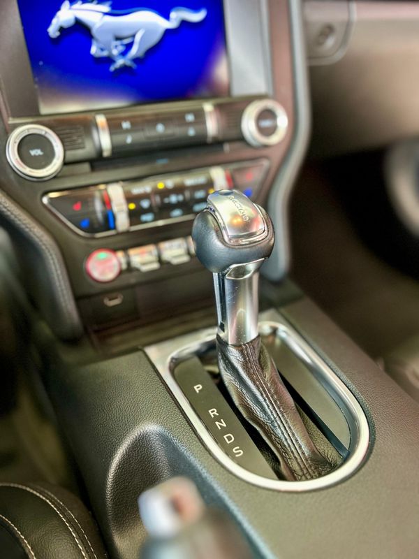 Ford Mustang GT Premium 5.0 V8 2018/2019 PC VEÍCULOS SANTA CRUZ DO SUL / Carros no Vale