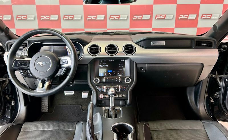 Ford Mustang GT Premium 5.0 V8 2018/2019 PC VEÍCULOS SANTA CRUZ DO SUL / Carros no Vale