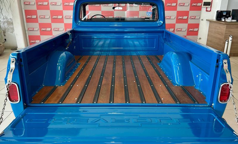 CHEVROLET C-10 CD 2.5/ 4.1 1982/1982 PC VEÍCULOS SANTA CRUZ DO SUL / Carros no Vale