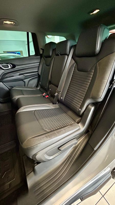 Jeep Commander Limited T270 1.3 TB 2022/2023 PC VEÍCULOS SANTA CRUZ DO SUL / Carros no Vale