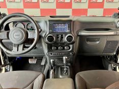 Jeep Wrangler Sport 3.6 V6 284cv 2013/2013 PC VEÍCULOS SANTA CRUZ DO SUL / Carros no Vale