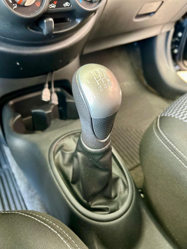 Nissan MARCH SV 1.6 16V FlexStart Mec. 2018/2018 PC VEÍCULOS SANTA CRUZ DO SUL / Carros no Vale