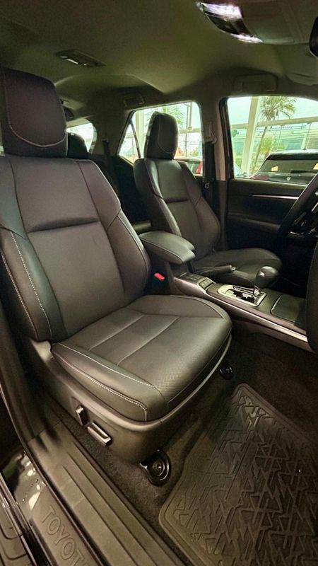 Toyota Hilux SW4 SRX 4×4 2.8 TDI 16V Dies 2024/2024 PC VEÍCULOS SANTA CRUZ DO SUL / Carros no Vale