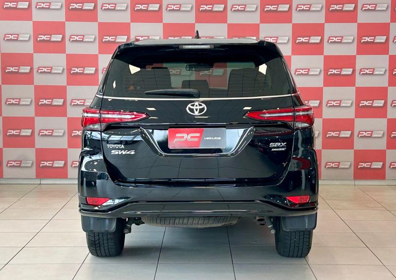 Toyota Hilux SW4 SRX 4×4 2.8 TDI 16V Dies 2024/2024 PC VEÍCULOS SANTA CRUZ DO SUL / Carros no Vale