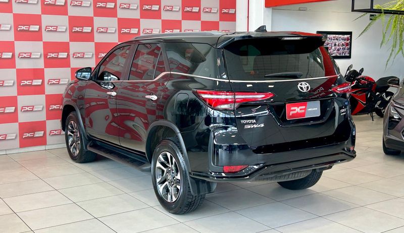 Toyota Hilux SW4 SRX 4×4 2.8 TDI 16V Dies 2024/2024 PC VEÍCULOS SANTA CRUZ DO SUL / Carros no Vale