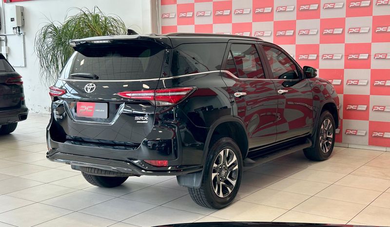 Toyota Hilux SW4 SRX 4×4 2.8 TDI 16V Dies 2024/2024 PC VEÍCULOS SANTA CRUZ DO SUL / Carros no Vale