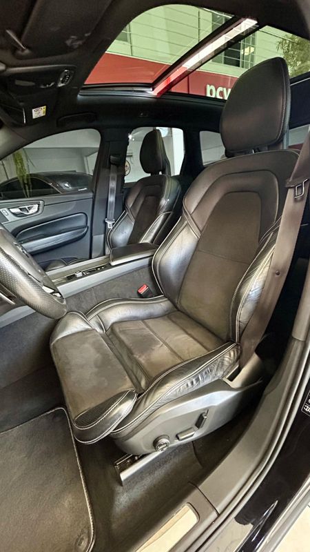 Volvo XC 60 T-5 R-DESIGN 2.0 AWD 2017/2018 PC VEÍCULOS SANTA CRUZ DO SUL / Carros no Vale
