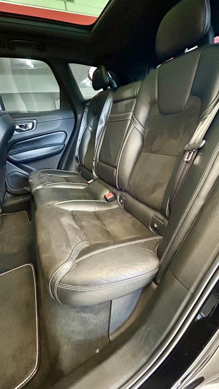 Volvo XC 60 T-5 R-DESIGN 2.0 AWD 2017/2018 PC VEÍCULOS SANTA CRUZ DO SUL / Carros no Vale