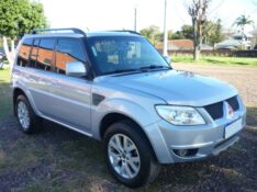 MITSUBISHI PAJERO TR4 2.0 4X2 16V 2013/2014 PREMIUM AUTOMÓVEIS ARROIO DO MEIO / Carros no Vale