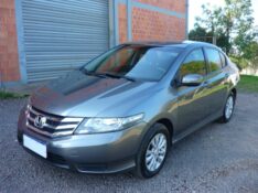 HONDA CITY 1.5 LX 16V FLEX 4P AUTOMÁTICO 2013/2013 PREMIUM AUTOMÓVEIS ARROIO DO MEIO / Carros no Vale