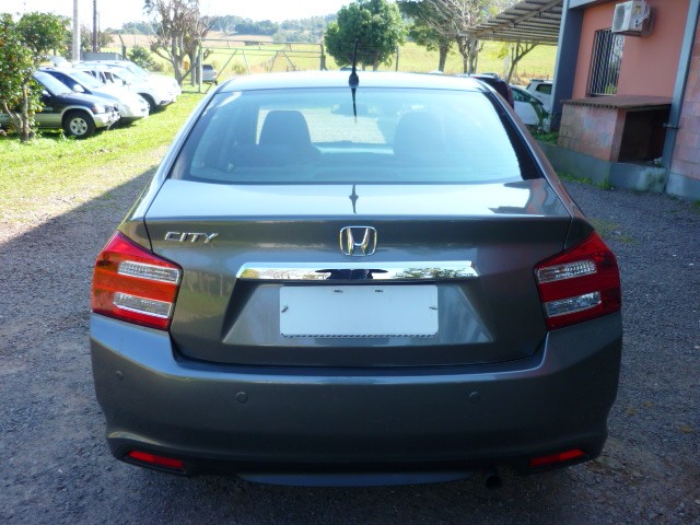 HONDA CITY 1.5 LX 16V FLEX 4P AUTOMÁTICO 2013/2013 PREMIUM AUTOMÓVEIS ARROIO DO MEIO / Carros no Vale