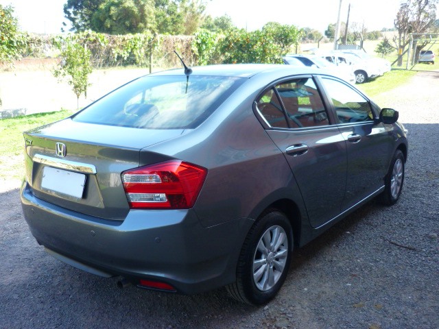 HONDA CITY 1.5 LX 16V FLEX 4P AUTOMÁTICO 2013/2013 PREMIUM AUTOMÓVEIS ARROIO DO MEIO / Carros no Vale