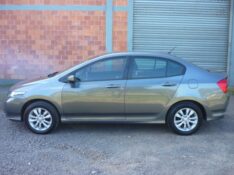 HONDA CITY 1.5 LX 16V FLEX 4P AUTOMÁTICO 2013/2013 PREMIUM AUTOMÓVEIS ARROIO DO MEIO / Carros no Vale