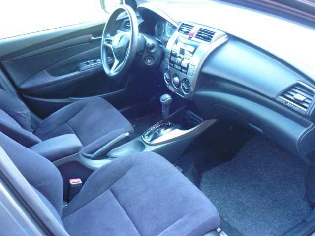 HONDA CITY 1.5 LX 16V FLEX 4P AUTOMÁTICO 2013/2013 PREMIUM AUTOMÓVEIS ARROIO DO MEIO / Carros no Vale