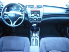 HONDA CITY 1.5 LX 16V FLEX 4P AUTOMÁTICO 2013/2013 PREMIUM AUTOMÓVEIS ARROIO DO MEIO / Carros no Vale