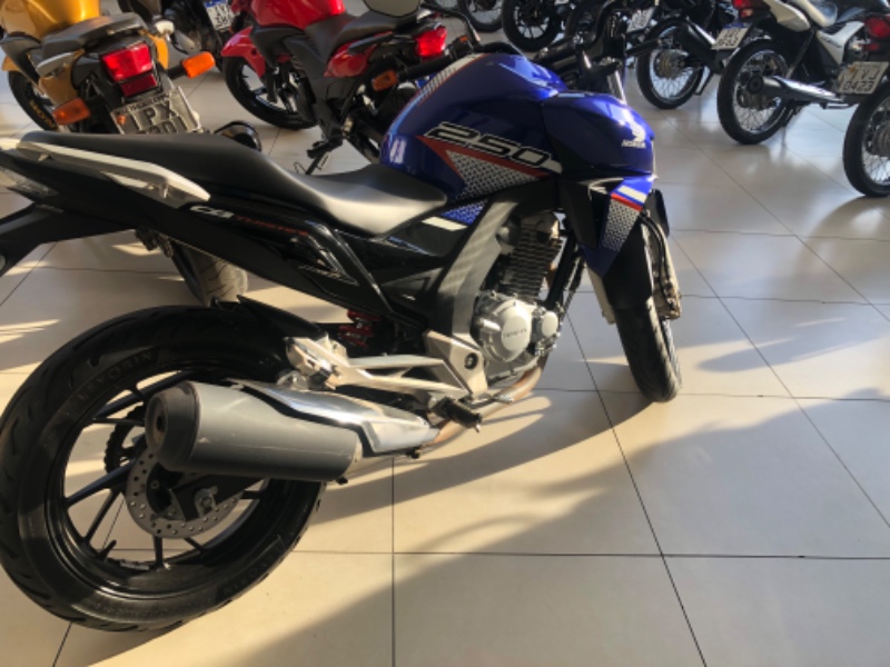 HONDA MOTOS CB 250F TWISTER 2022/2022 JASER MOTOS LAJEADO / Carros no Vale