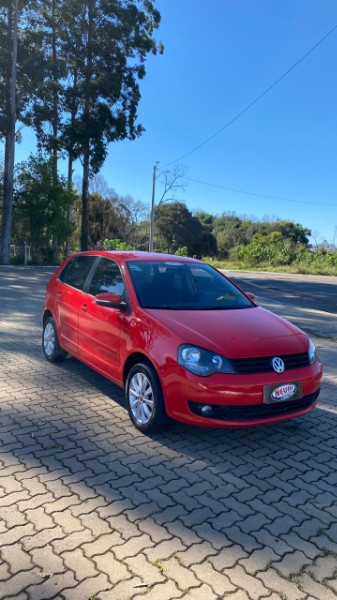 VOLKSWAGEN POLO 1.6 MSI TOTAL FLEX MANUAL 2014/2014 NEURI VEÍCULOS LAJEADO / Carros no Vale