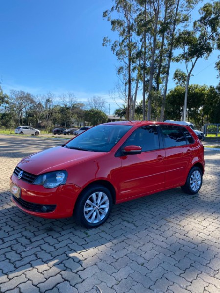 VOLKSWAGEN POLO 1.6 MSI TOTAL FLEX MANUAL 2014/2014 NEURI VEÍCULOS LAJEADO / Carros no Vale
