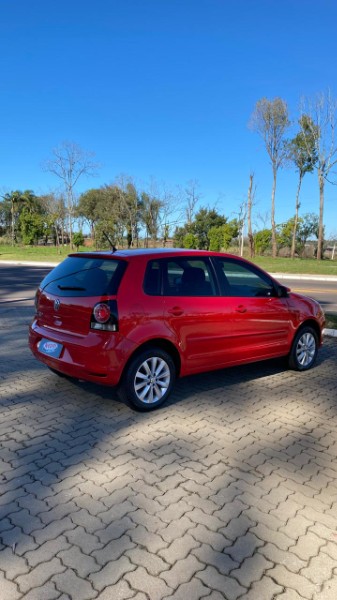 VOLKSWAGEN POLO 1.6 MSI TOTAL FLEX MANUAL 2014/2014 NEURI VEÍCULOS LAJEADO / Carros no Vale