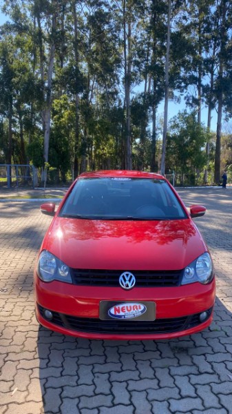 VOLKSWAGEN POLO 1.6 MSI TOTAL FLEX MANUAL 2014/2014 NEURI VEÍCULOS LAJEADO / Carros no Vale