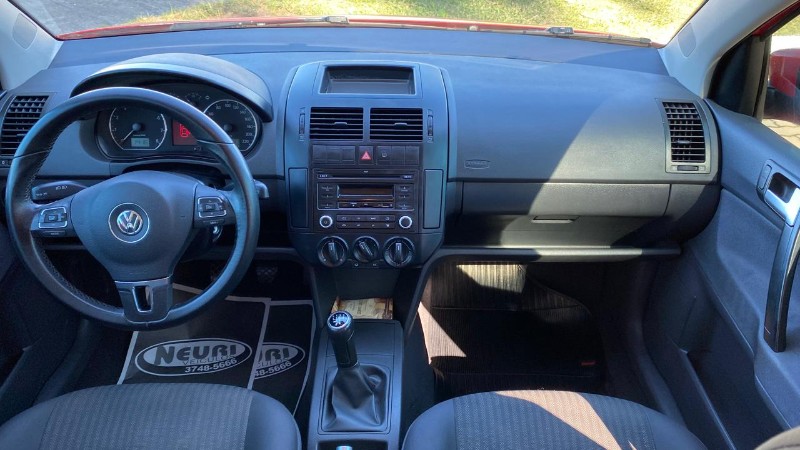 VOLKSWAGEN POLO 1.6 MSI TOTAL FLEX MANUAL 2014/2014 NEURI VEÍCULOS LAJEADO / Carros no Vale