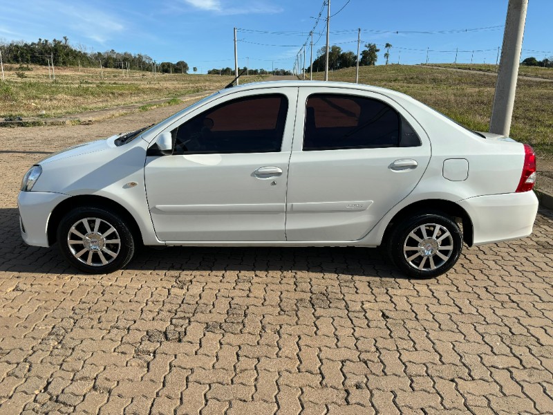TOYOTA ETIOS 1.5 X SEDAN 16V - 2018