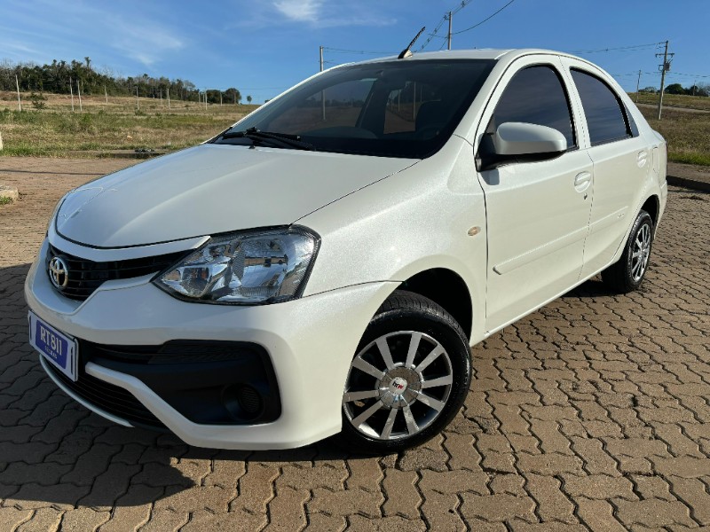 TOYOTA ETIOS 1.5 X SEDAN 16V - 2018
