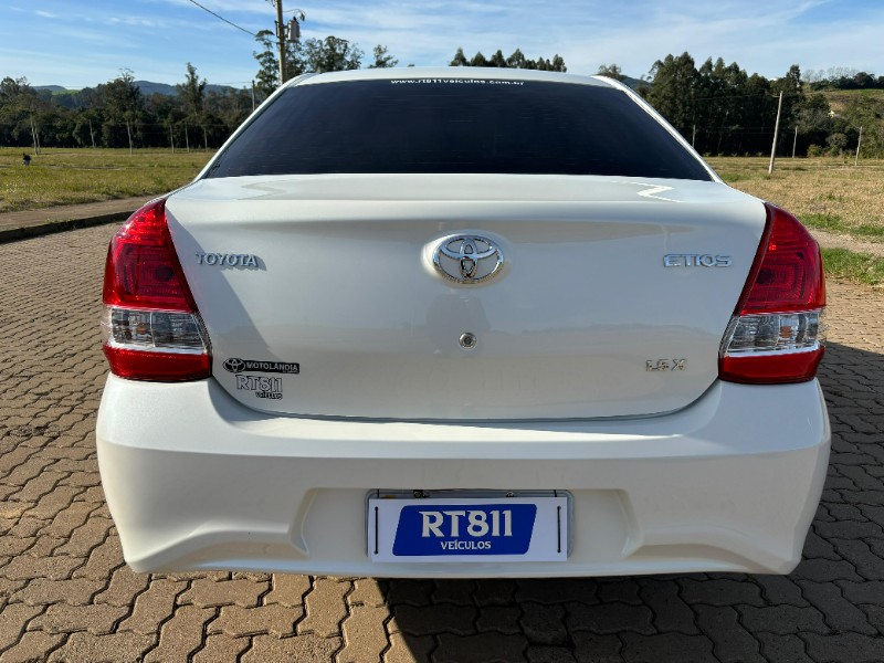 TOYOTA ETIOS 1.5 X SEDAN 16V - 2018