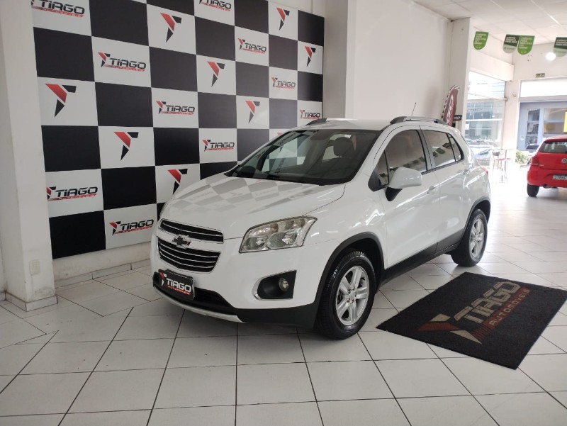 CHEVROLET TRACKER 1.8 LTZ 2016/2016 TIAGO AUTOMÓVEIS VENÂNCIO AIRES / Carros no Vale