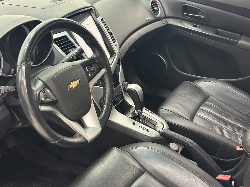 CHEVROLET CRUZE 1.8 LT 16V FLEX 4P AUTOMÁTICO 2015/2016 MAIS FÁCIL VEÍCULOS SANTA CRUZ DO SUL / Carros no Vale