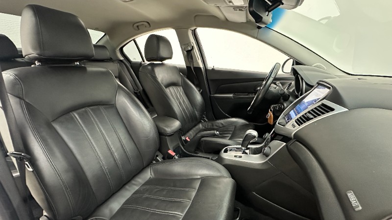 CHEVROLET CRUZE 1.8 LT 16V FLEX 4P AUTOMÁTICO 2015/2016 MAIS FÁCIL VEÍCULOS SANTA CRUZ DO SUL / Carros no Vale