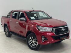 TOYOTA HILUX 2.8 D-4D TURBO DIESEL CD SRV 4X4 AUTOMÁTICO 2018/2019 MAIS FÁCIL VEÍCULOS SANTA CRUZ DO SUL / Carros no Vale