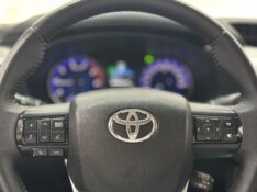 TOYOTA HILUX 2.8 D-4D TURBO DIESEL CD SRV 4X4 AUTOMÁTICO 2018/2019 MAIS FÁCIL VEÍCULOS SANTA CRUZ DO SUL / Carros no Vale