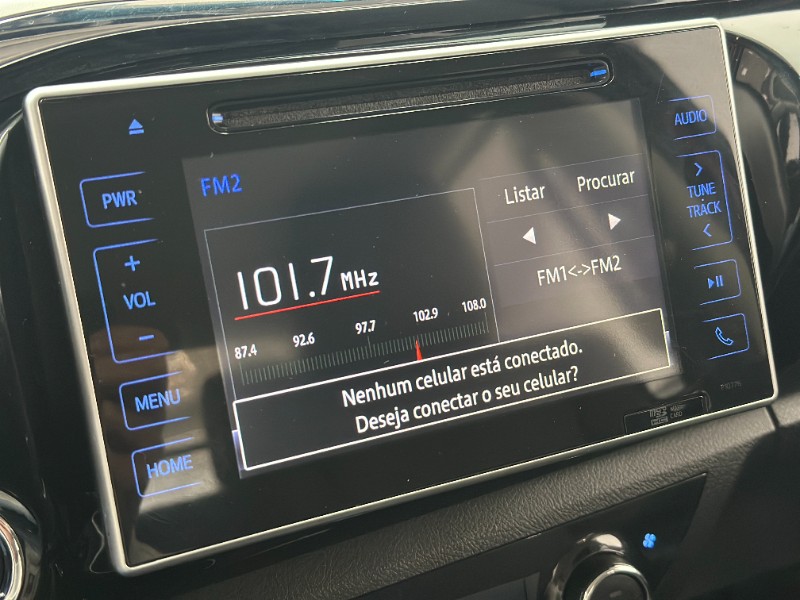 TOYOTA HILUX 2.8 D-4D TURBO DIESEL CD SRV 4X4 AUTOMÁTICO 2018/2019 MAIS FÁCIL VEÍCULOS SANTA CRUZ DO SUL / Carros no Vale