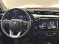 TOYOTA HILUX 2.8 D-4D TURBO DIESEL CD SRV 4X4 AUTOMÁTICO 2018/2019 MAIS FÁCIL VEÍCULOS SANTA CRUZ DO SUL / Carros no Vale