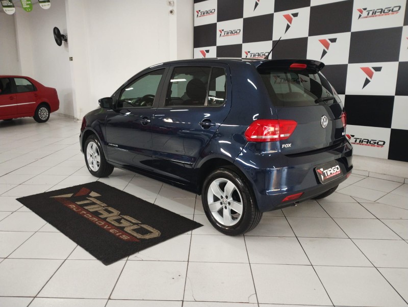 VOLKSWAGEN FOX 1.6 COMFORTLINE 8V 2018/2018 TIAGO AUTOMÓVEIS VENÂNCIO AIRES / Carros no Vale