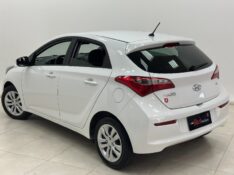 HYUNDAI HB20 COMFORT 1.6 FLEX 16V 2015/2016 MAIS FÁCIL VEÍCULOS SANTA CRUZ DO SUL / Carros no Vale