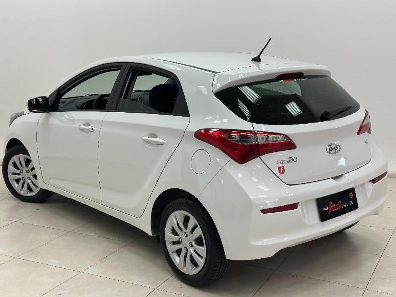 HYUNDAI HB20 COMFORT 1.6 FLEX 16V 2015/2016 MAIS FÁCIL VEÍCULOS SANTA CRUZ DO SUL / Carros no Vale