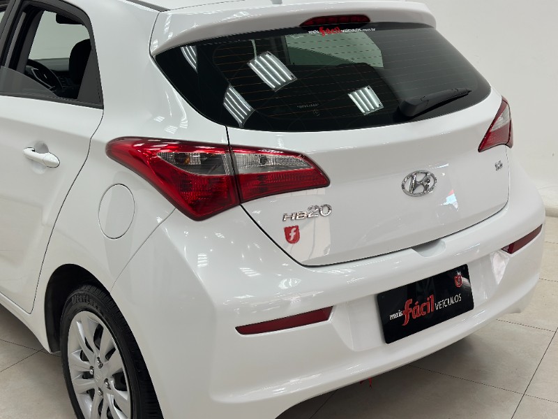 HYUNDAI HB20 COMFORT 1.6 FLEX 16V 2015/2016 MAIS FÁCIL VEÍCULOS SANTA CRUZ DO SUL / Carros no Vale