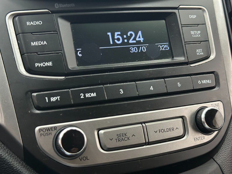 HYUNDAI HB20 COMFORT 1.6 FLEX 16V 2015/2016 MAIS FÁCIL VEÍCULOS SANTA CRUZ DO SUL / Carros no Vale