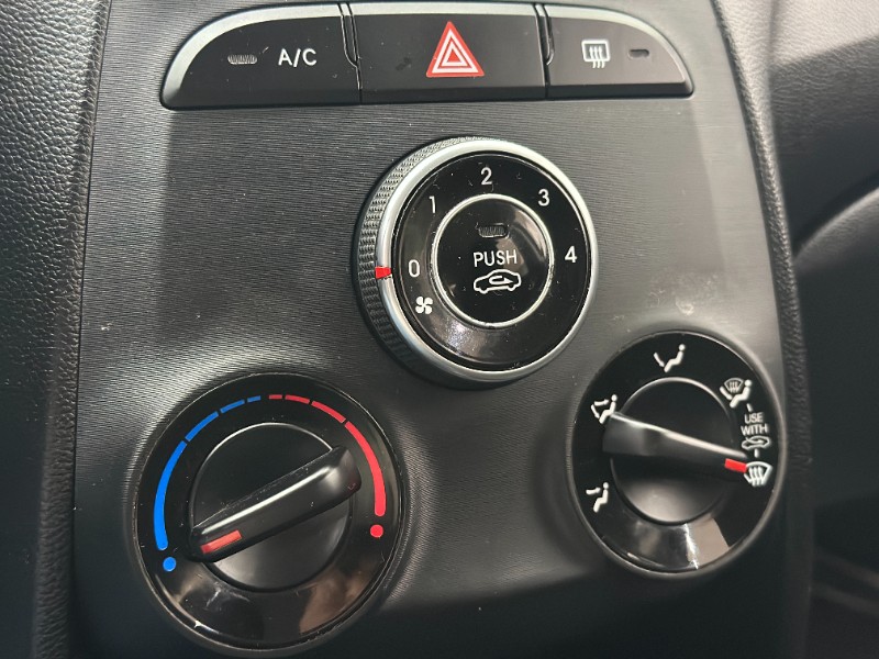 HYUNDAI HB20 COMFORT 1.6 FLEX 16V 2015/2016 MAIS FÁCIL VEÍCULOS SANTA CRUZ DO SUL / Carros no Vale