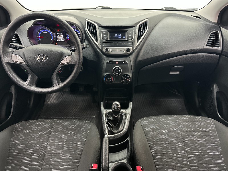 HYUNDAI HB20 COMFORT 1.6 FLEX 16V 2015/2016 MAIS FÁCIL VEÍCULOS SANTA CRUZ DO SUL / Carros no Vale