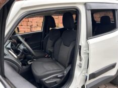 JEEP RENEGADE SPORT 1.8 4X2 16V MEC. 2016/2016 LS MULTIMARCAS VENÂNCIO AIRES / Carros no Vale
