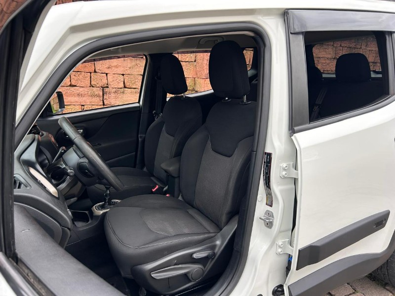 JEEP RENEGADE SPORT 1.8 4X2 16V MEC. 2016/2016 LS MULTIMARCAS VENÂNCIO AIRES / Carros no Vale