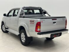 TOYOTA HILUX 3.0 SRV 4X4 CD 16V TURBO INTERCOOLER 2011/2011 MAIS FÁCIL VEÍCULOS SANTA CRUZ DO SUL / Carros no Vale