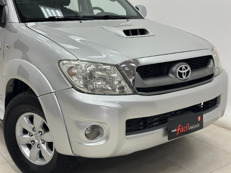 TOYOTA HILUX 3.0 SRV 4X4 CD 16V TURBO INTERCOOLER 2011/2011 MAIS FÁCIL VEÍCULOS SANTA CRUZ DO SUL / Carros no Vale
