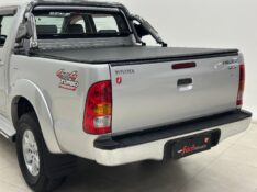 TOYOTA HILUX 3.0 SRV 4X4 CD 16V TURBO INTERCOOLER 2011/2011 MAIS FÁCIL VEÍCULOS SANTA CRUZ DO SUL / Carros no Vale